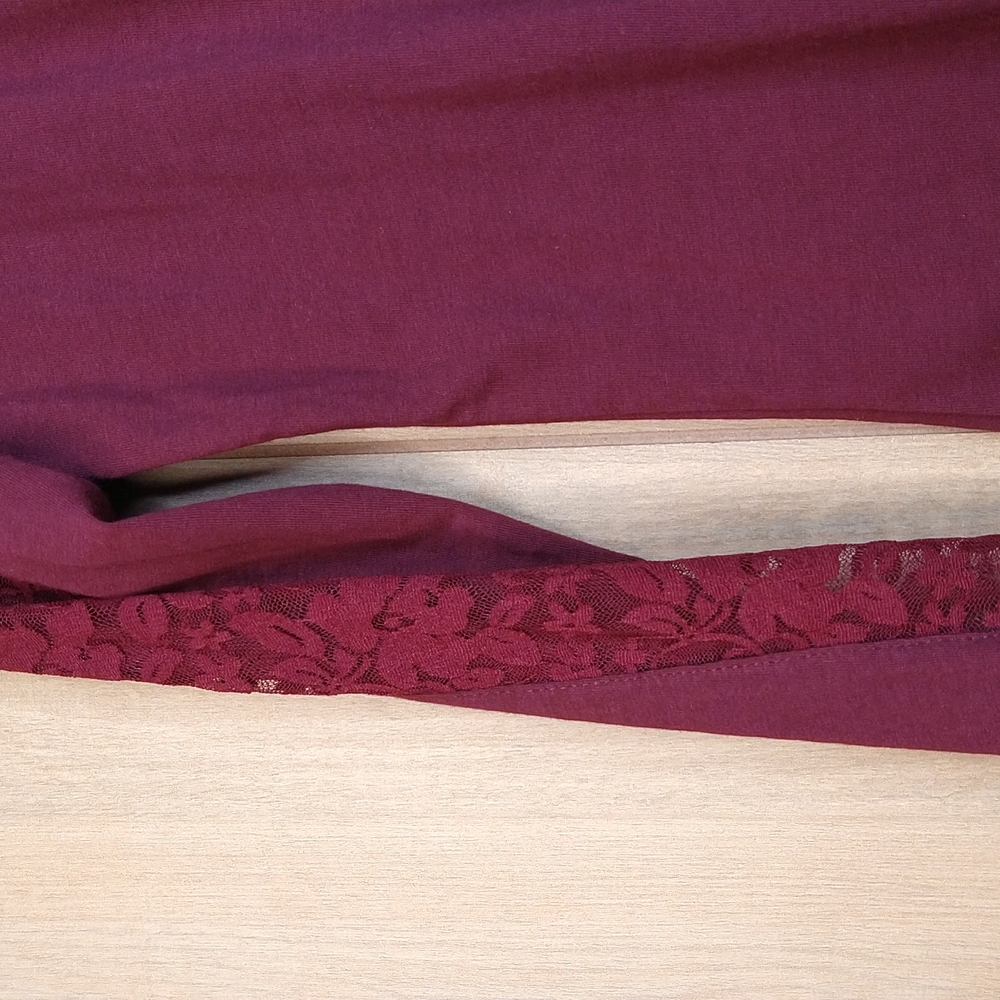2/$14 Women Burgundy Lace Top Size: XL - Picture 4 of 6